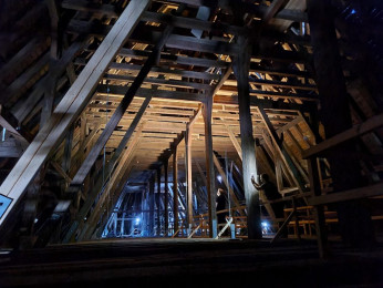 4-Probebeleuchtung 500 Jahre alter Dachstuhl