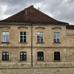 Raitenhaslach 5, Tuffsteinfassade nach Instandsetzung