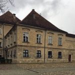Raitenhaslach 5, Tuffsteinfassade nach Instandsetzung